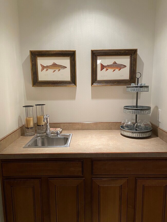 Building Photo - 180 Vista Ln