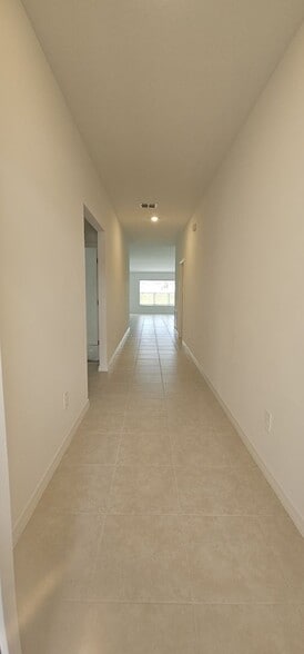 Building Photo - 4384 Fabulous Finch Ln