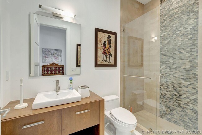 Building Photo - 17070 Royal Cove Way