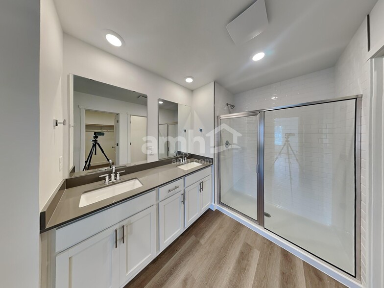Building Photo - 963 Grafton Ridge Dr