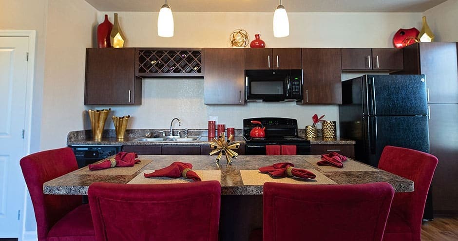 Primary Photo - Retreat at River Chase Apartments