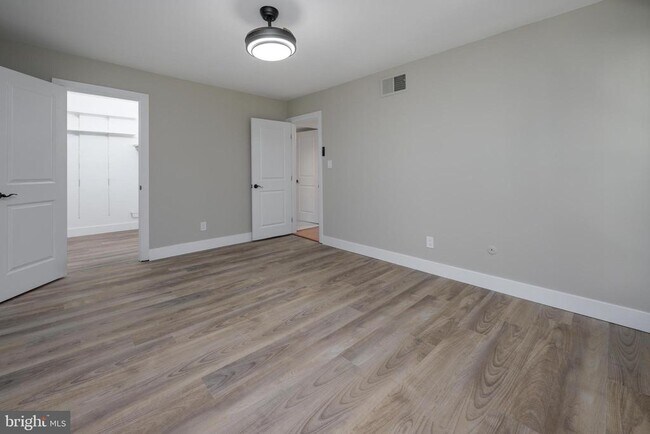 Building Photo - 25 S Church Rd