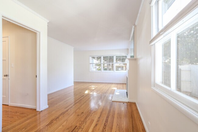 Building Photo - 10821 Cushdon Ave