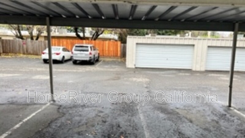 Building Photo - 1233 Dealynn St