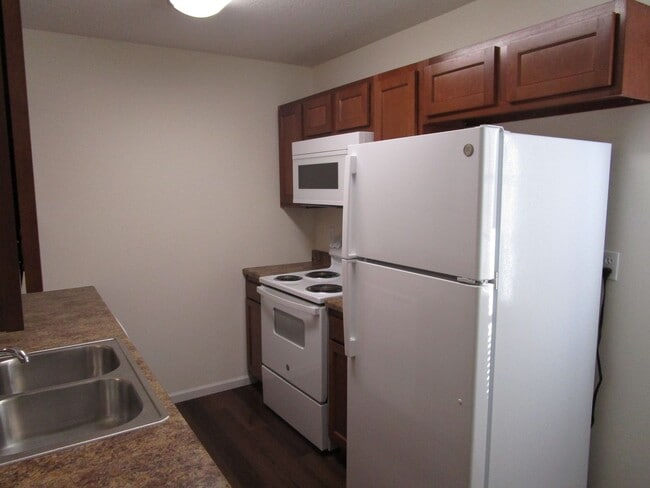 Building Photo - 2432-2434 Calder Ct.