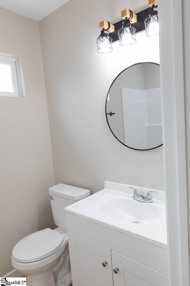 Building Photo - 405 E Hampton Ave