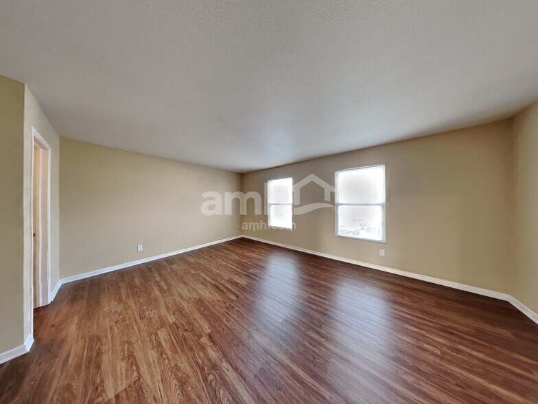 Building Photo - 1002 Belvedere Dr