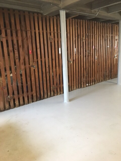 Building Photo - 835 Mulford-G