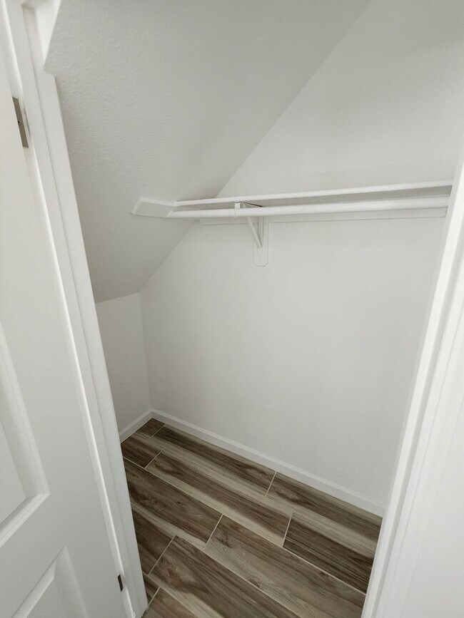 Building Photo - 6439 Camarilla Ave