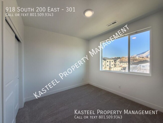 Building Photo - 918 S 200 E