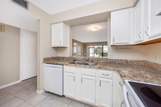 Building Photo - 5172 Lake Village Dr