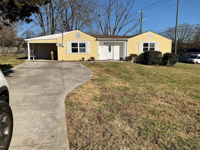 Building Photo - 3 Bedroom House With Carport