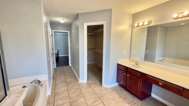 Building Photo - 4597 Oakden Ln.