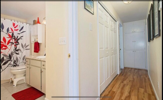 Building Photo - Great 3 Bedroom, 2 bath house Available Se...