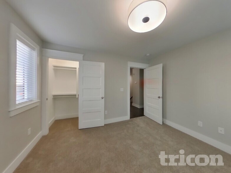 Building Photo - 6813 Charlotte Pike