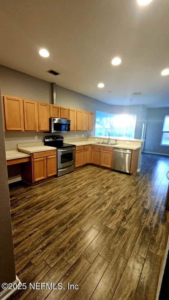 Building Photo - 709 Muskogee Ln