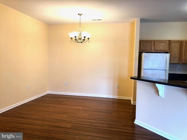Building Photo - 4302 Fullerton Ct