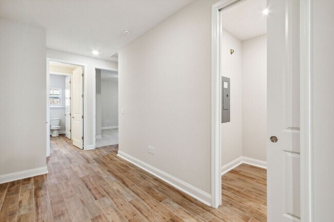 Building Photo - 247 Beech St