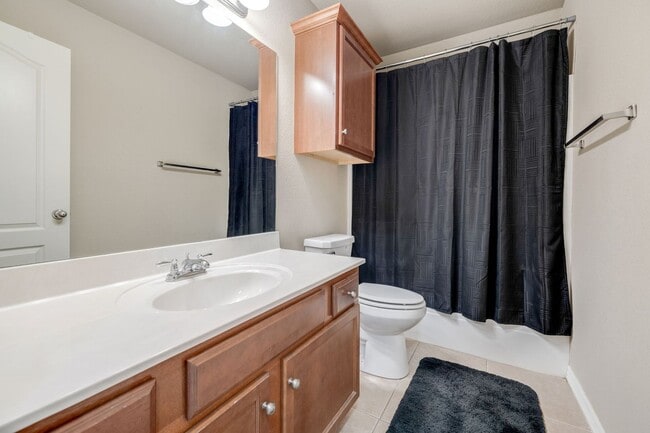 Building Photo - Charming 3-Bed Home in Fayetteville