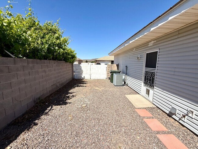 Building Photo - Corner Lot Legacy Ranch Home | 2 Bed + Office/Den | Walk to Walleck Ranch Park!