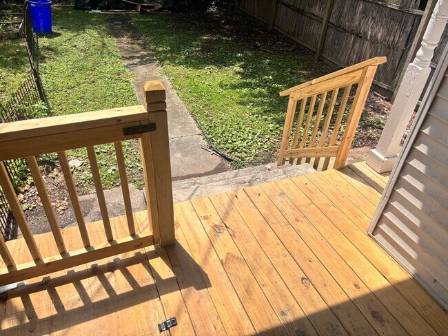 Building Photo - 4 Bedroom, 2 Full Baths Harrisburg House for Rent