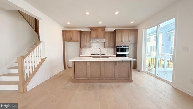 Building Photo - 315 Gilman St