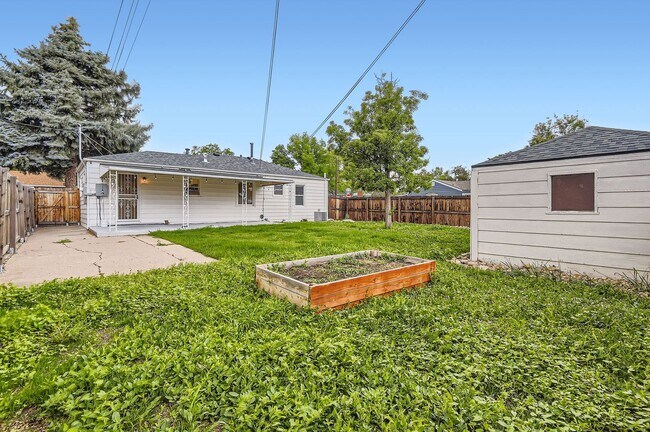 Building Photo - Remodeled 2BD, 1.5BA Chaffee Park Home with 1-Car Garage