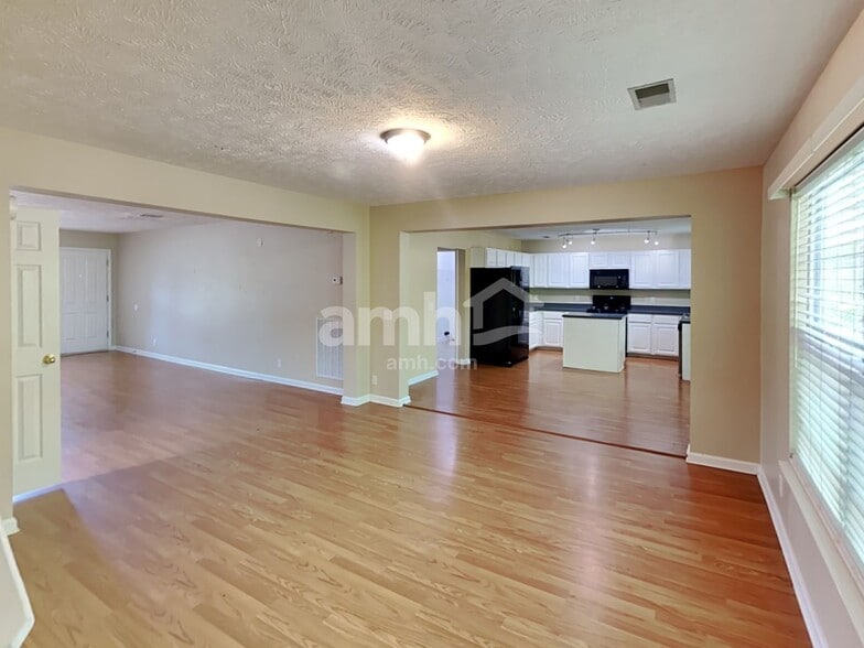 Building Photo - 1032 Lexington Farms Dr