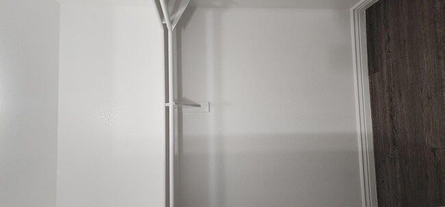 Building Photo - 9124 W Elm St