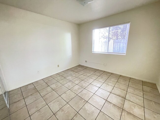 Building Photo - Two Story Glen Ellen Home