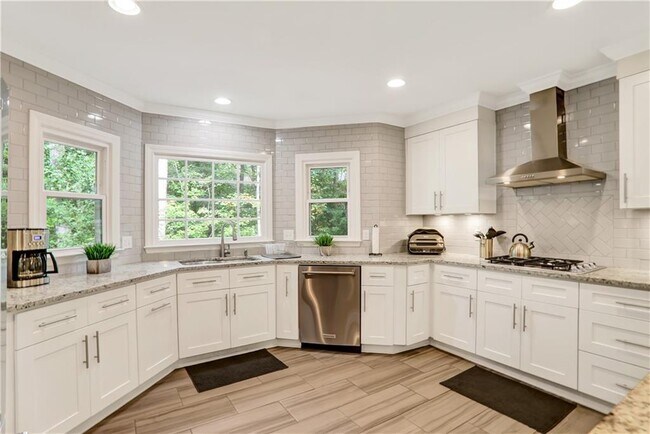 Building Photo - 745 Winterwind Way