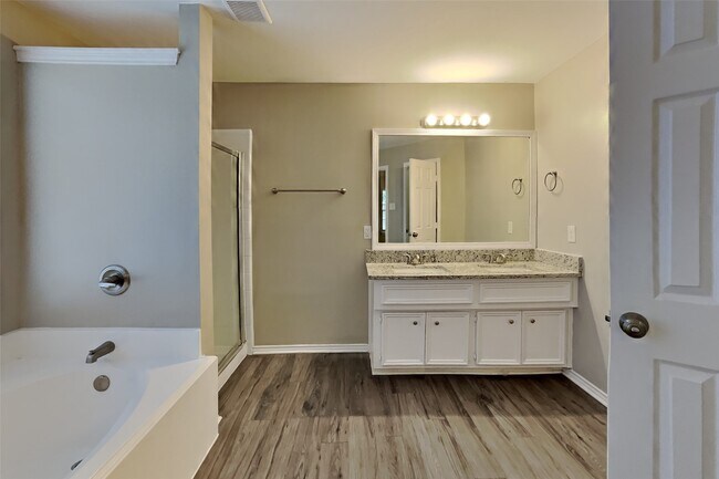 Building Photo - 26873 Manor Falls Dr