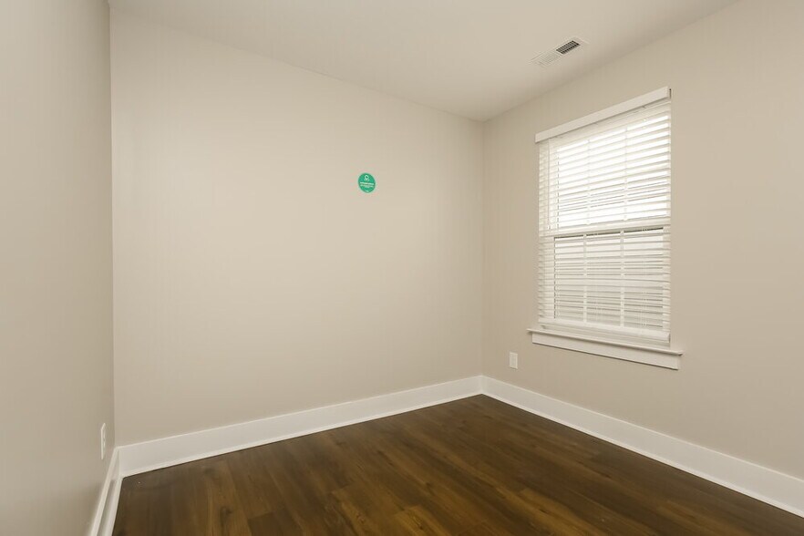 Building Photo - 5002 Boyd Dr