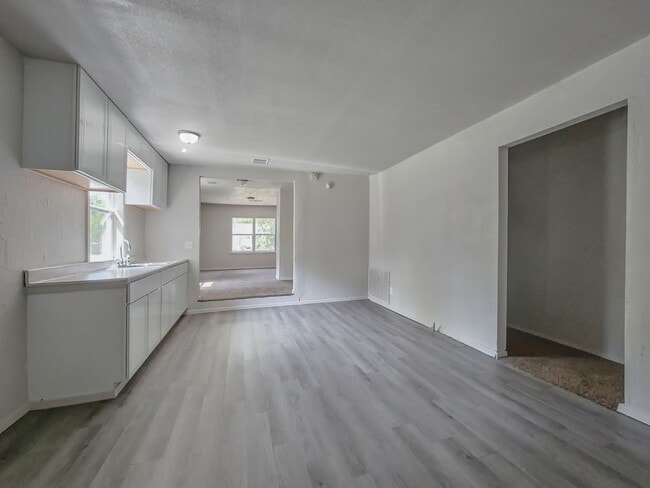 Building Photo - Newly Remodeled FOUR bedroom home in Spencer! FOR RENT!
