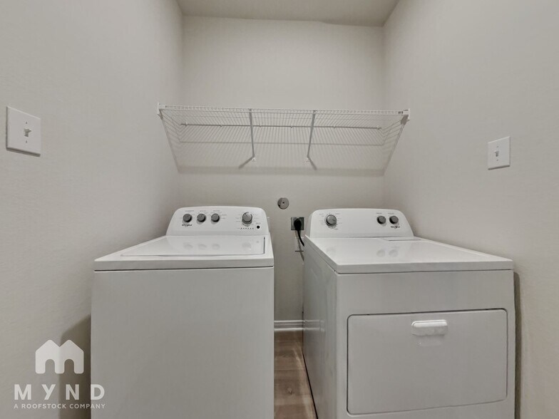 Building Photo - 15419 Maple Terrace Dr