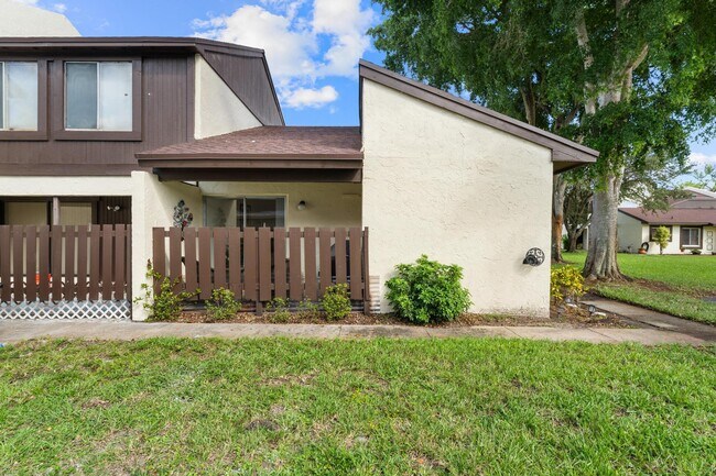 Building Photo - 5312 Bosque Ln