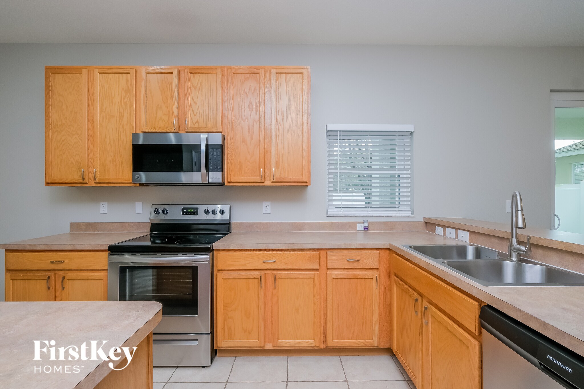 Building Photo - 11108 Creek Haven Dr