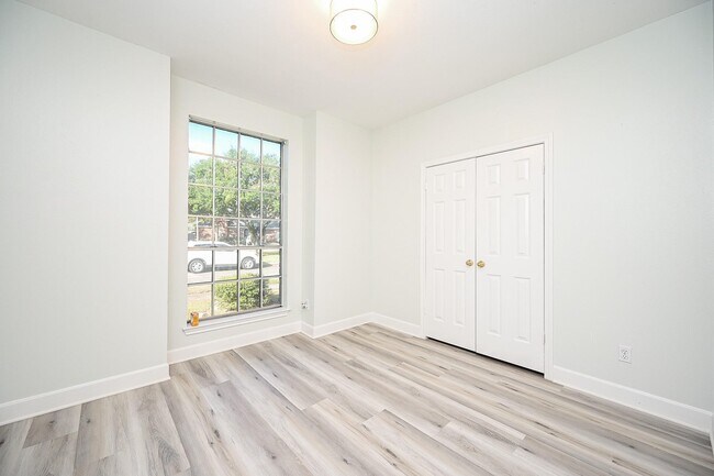 Building Photo - 6511 Mesa Vista Ct