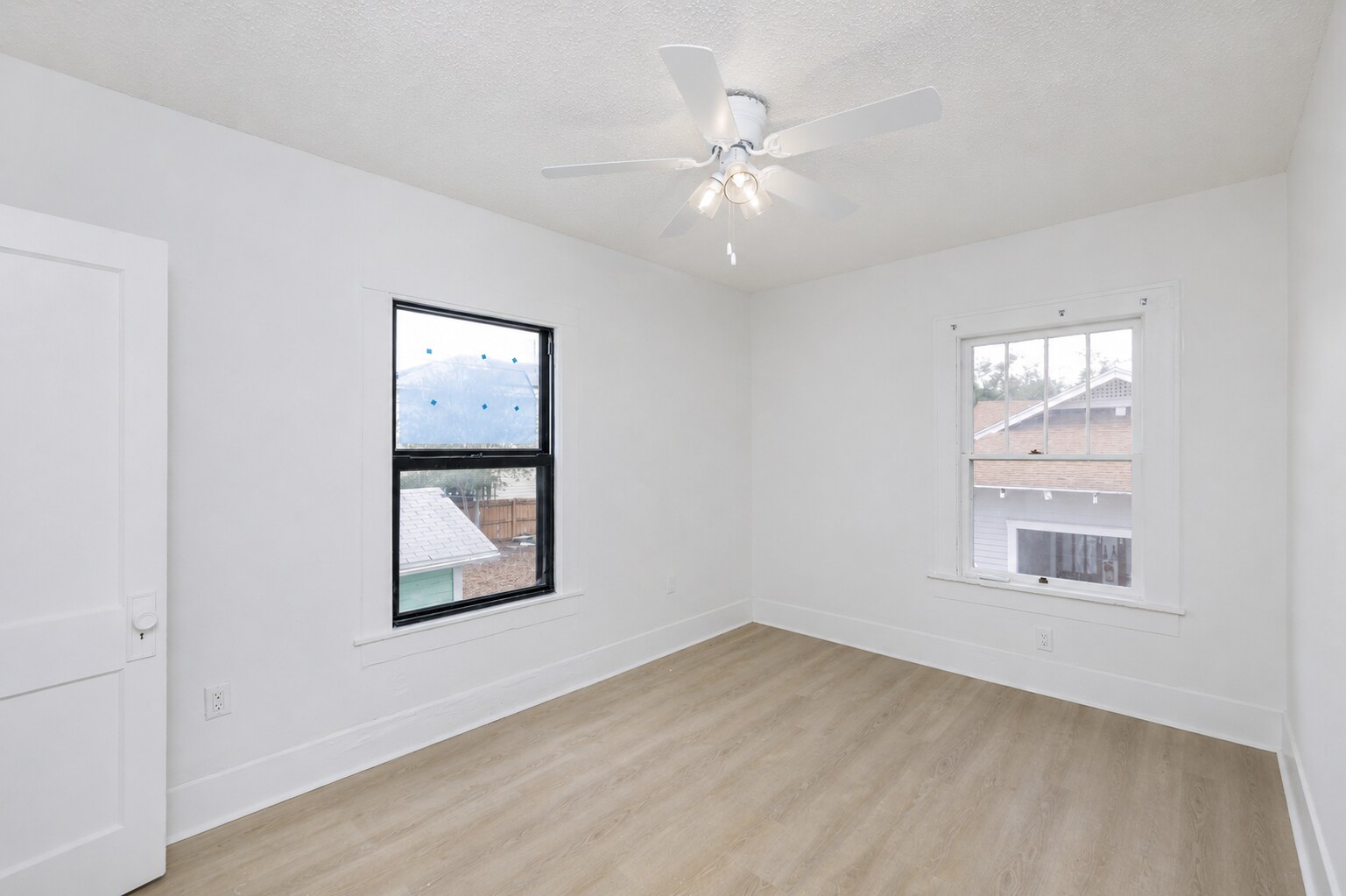 Building Photo - 618 7th Ave N