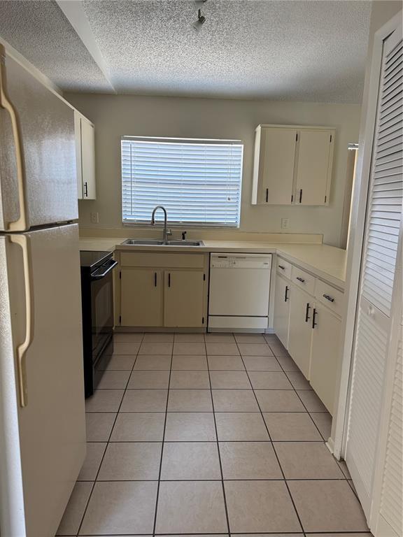 Building Photo - 1618 Bobolink Ln