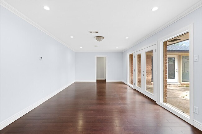 Building Photo - 10219 Chatterton Dr