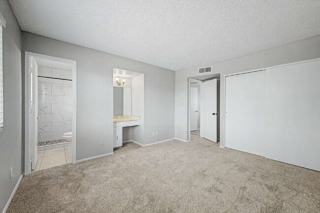 Building Photo - 12446 N 36th Dr