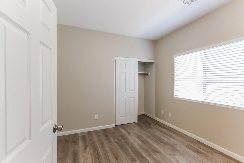 Building Photo - 8827 W Hess St