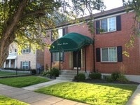Building Photo - Charming Studio Apartment Near Downtown Spokane