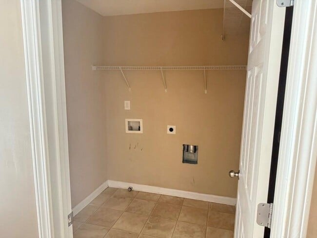 Building Photo - 4290 Bridgeton Ct