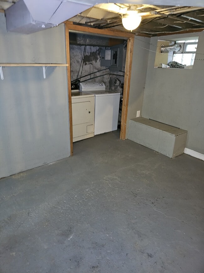 Building Photo - 277 Harrison Rd