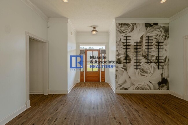 Building Photo - 3 Bed/2 Bath Home in Pearl