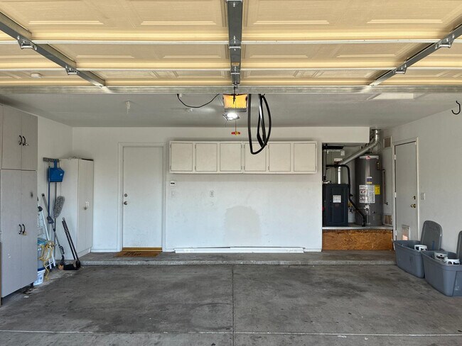 Building Photo - 13717 N 80th Ave