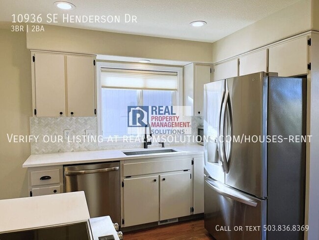 Building Photo - 10936 SE Henderson Dr