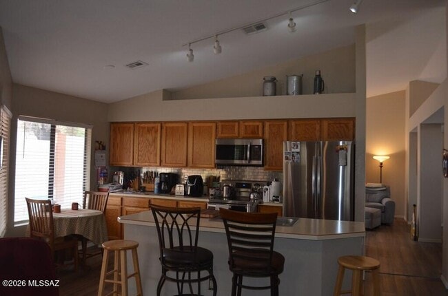 Building Photo - 5461 N Waterfield Dr